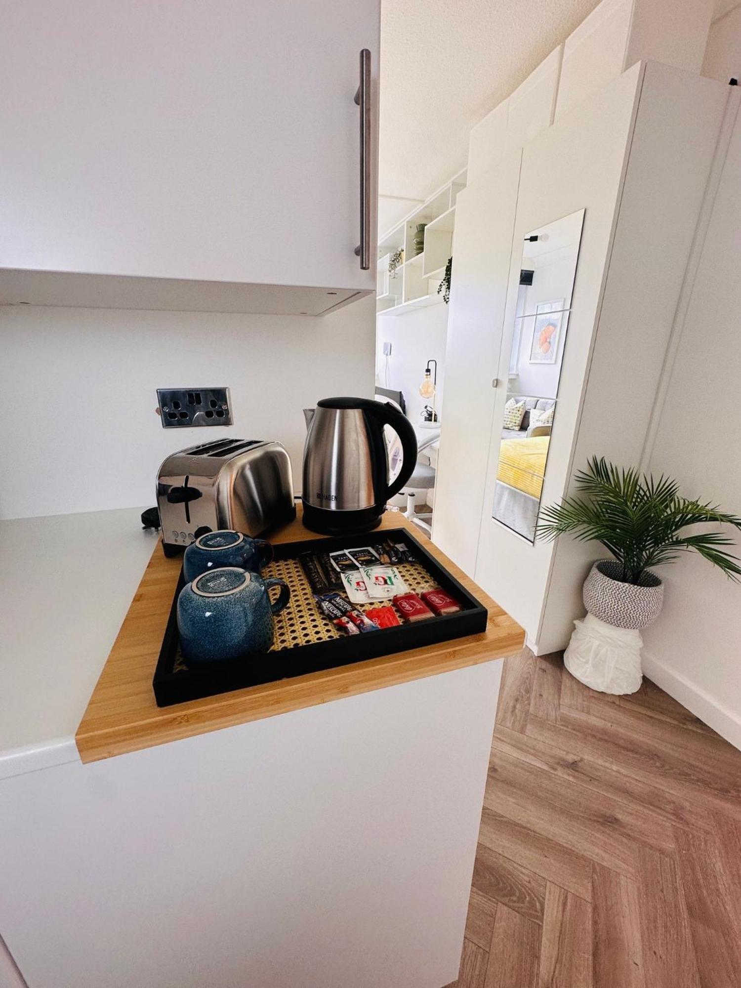 R1 - Private Room In Modern Shared Apartment, Each With Kitchenette, Central Бірмінгем Екстер'єр фото