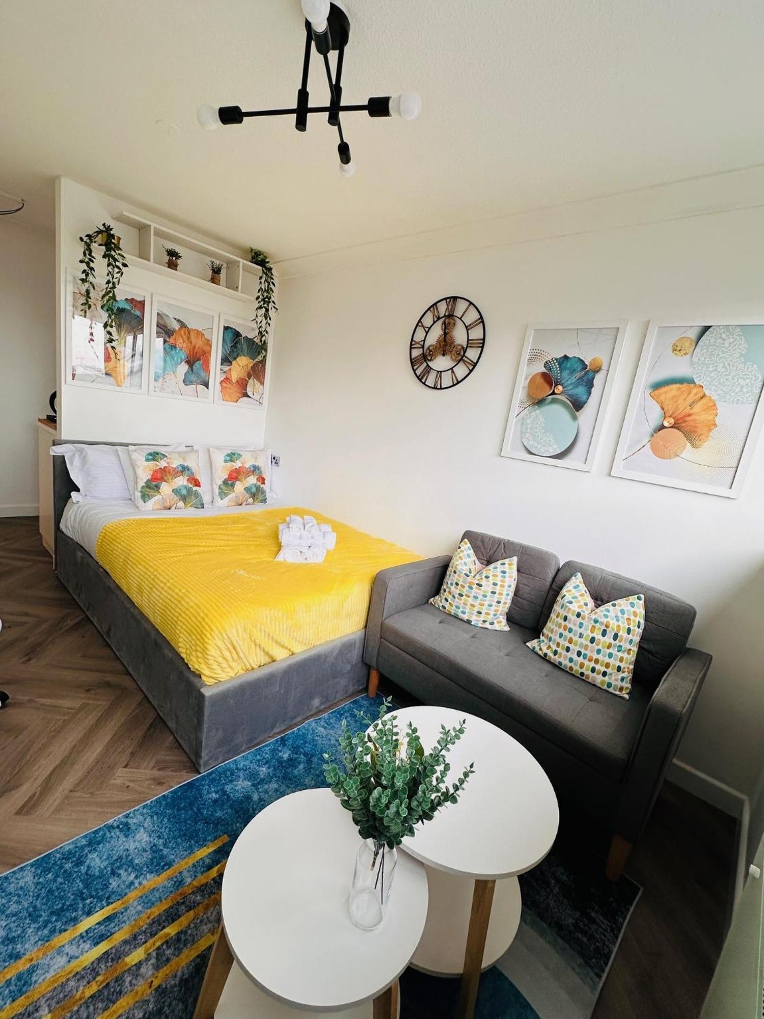 R1 - Private Room In Modern Shared Apartment, Each With Kitchenette, Central Бірмінгем Екстер'єр фото